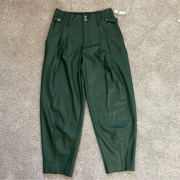 NWT Anthropologie Maeve Faux Leather Pleated Taper Pant Size 4 Dark Green - Picture 2 of 14